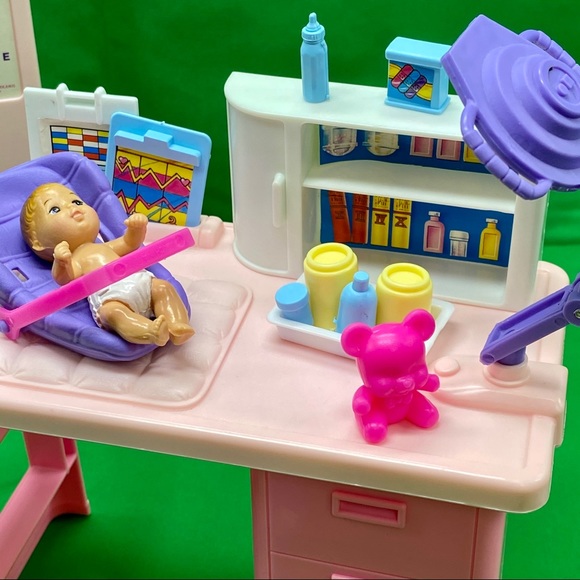 ‘94 Barbie Baby Care Center So Much to Do play set - Picture 3 of 16